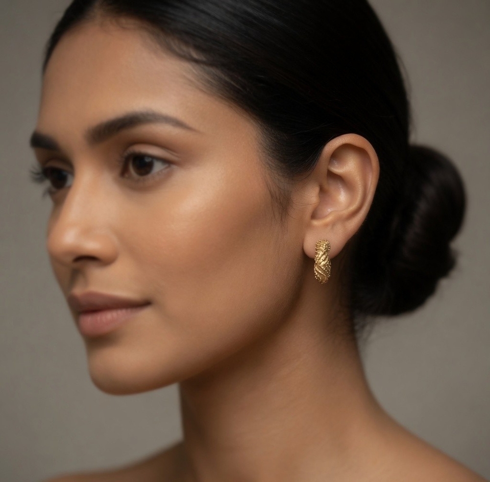 Gold Tone Textured Hoop Earrings 1" Womens Lightweight Classic Elegant Jewelry